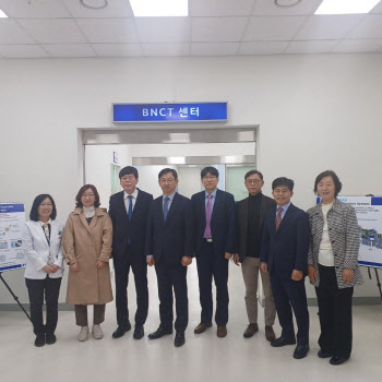 한국산업기술기획평가원장, 다원메닥스 BNCT 센터 방문