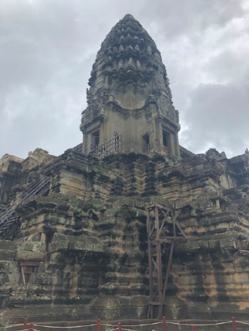 한국 전문가들, 캄보디아 앙코르와트 유적 보수 돕는다