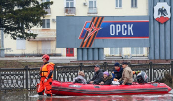 러시아 남부 오르스크 홍수로 비상…주택 4518채 침수