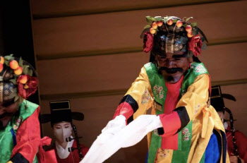 처용무부터 강령탈춤까지…4월 전국서 무형유산 공연 만난다