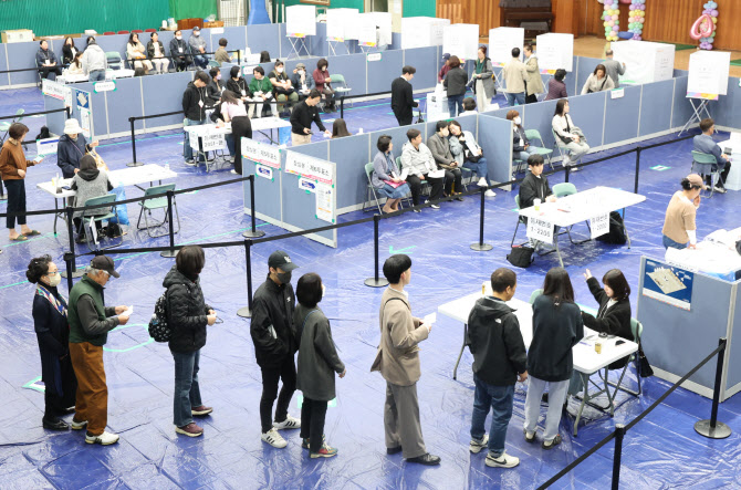 "투표했다고?" 부정투표 의혹…일산서구선관위 신분확인 부실
