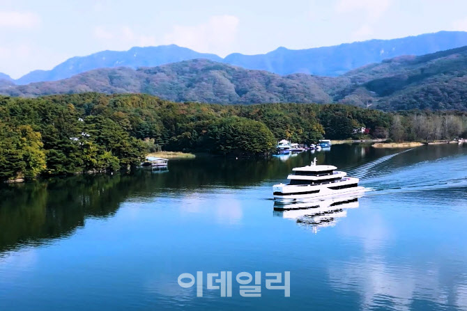 가평 '북한강 첫년뱃길' 친환경 전기선 '가평크루즈' 출항