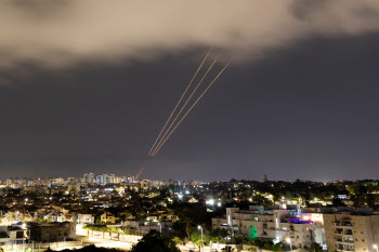 이스라엘 "이란 드론·미사일 99% 격추"