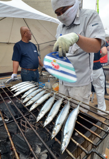 한·중·일 등 북태평양 꽁치 어획량 상한 10% 감축