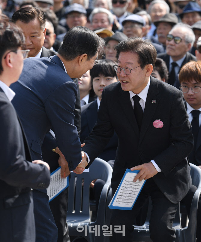 [포토] 한덕수 총리와 이재명 대표