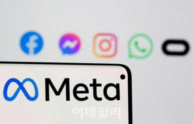 애플, 中 앱스토어서 왓츠앱·스레드 삭제…미·중 기술갈등 심화