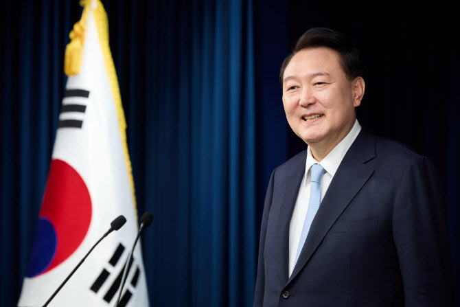 尹 "중동발 불확실성 증대…민생 안정 대응해야"