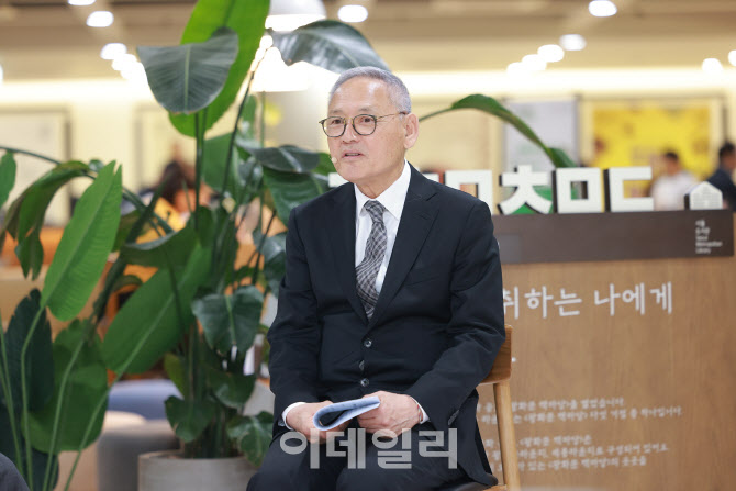 [포토]'세계 책의 날' 기념식 참석한 유인촌 장관