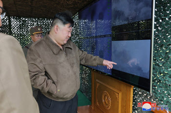 김정은, ‘핵반격종합훈련’ 지도…7차 핵실험 가능성 ‘솔솔’