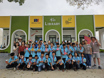 국민은행, 베트남 시골 중학교에 도서관 완공