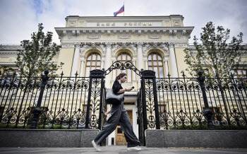 서방 은행들, 지난해 러시아에 1.2조원 납세…전쟁전의 4배