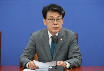 野 진성준 "尹, 연금개혁 문제 22대국회로 넘기자고 했다"