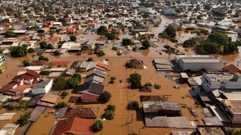 사흘 만 두달치 물폭탄… 브라질 폭우로 178명 사망·실종