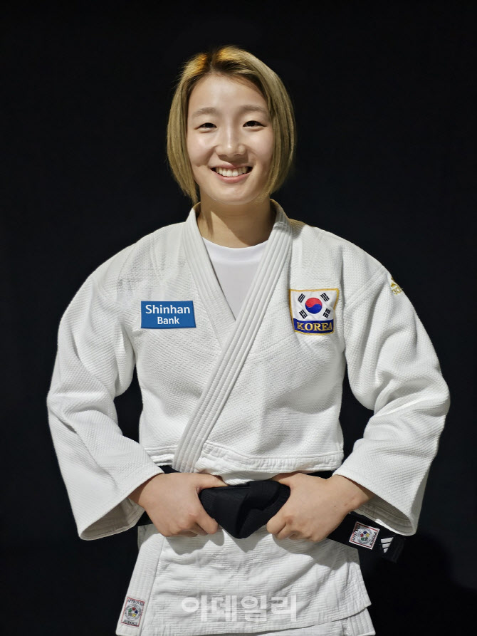 신한은행, 재일교포 출신 국가대표 유도선수 김지수 후원