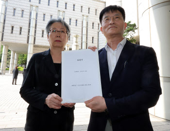 의대 교수 2997명 서명…'의대 증원 철회' 탄원서 제출