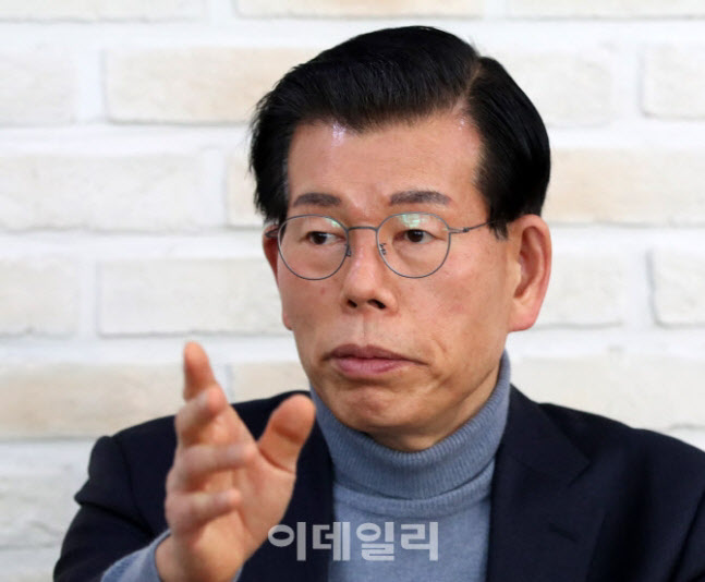 '굿바이 이재명' 저자 장영하, 불법 선거운동 벌금형 확정