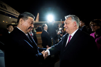 트럼프·시진핑이 사랑한 남자…'독재자계 핵인싸' 헝가리 총리