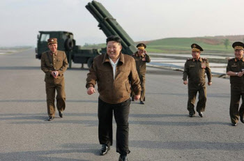 북한, 올해부터 신형 240㎜ 방사포 배치…"중대 변화"