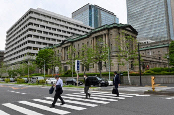일본은행, 국채매입 축소…금리 인상 후 처음