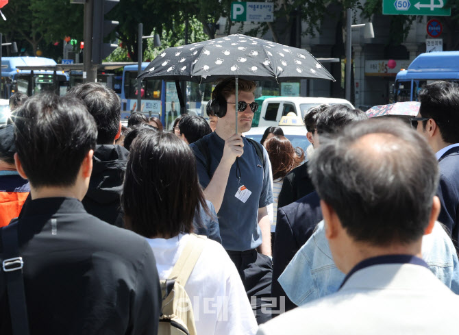 [포토]태양을 피하고 싶은 날씨