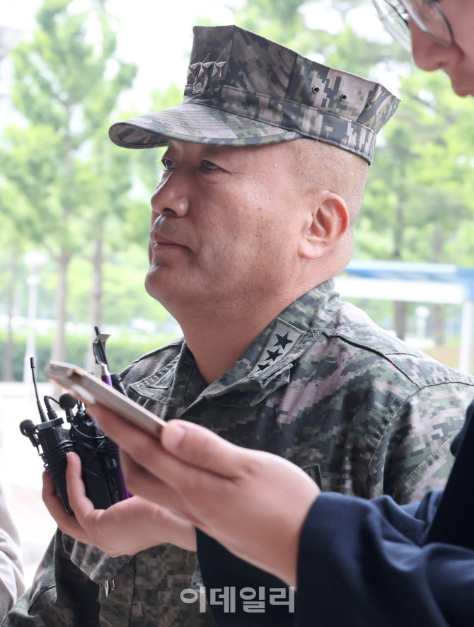 [포토]'채상병 사건' 관련 조사 위해 공수처 출석하는 김계환 해병대 사령관