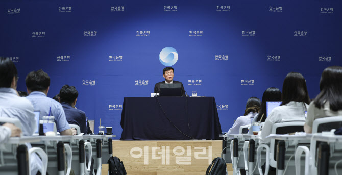 [포토] 기자간담회 갖는 이창용 한국은행 총재