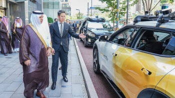 사우디 정부관계자들, 카카오모빌리티 찾아 미래 모빌리티 기술 청취