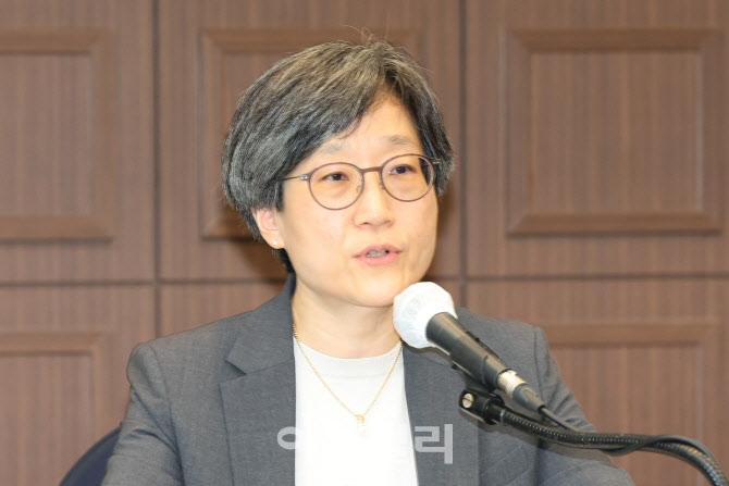 [포토]성명서 발표하는 강희경 서울의대 교수협의회 비대위원장