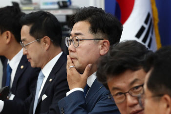 박찬대 "특검법 막았지만 정권 추락 못 막는다"