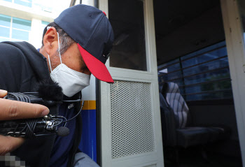 ‘아내 폭행 살해’ 前김포시의회 의장, 살인 무죄로 징역 7년 
