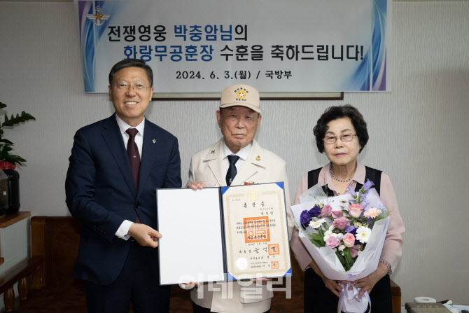 6.25전쟁 당시 '비정규전' 영웅 박충암, 73년만에 화랑무공훈장