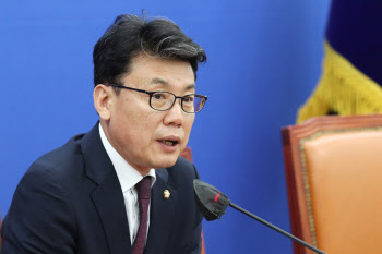 '종부세' 두고 민주당 내 입장차…정책위 "당에선 공식 논의 없다" 선그어