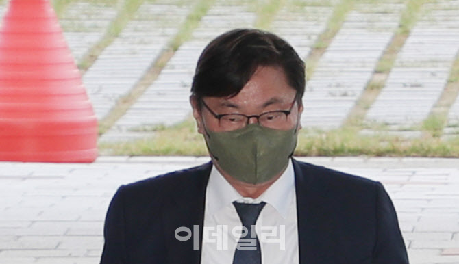 대북송금·뇌물수수 이화영, 1심 징역 9년6월형 선고(2보)