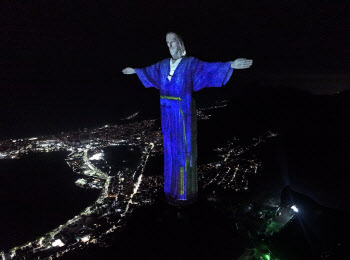 브라질 리우 예수상 `파란 한복` 입었다…문체부 기획·양국 협력