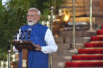 모디 인도 총리 취임식…'불편한 동거'로 세번째 임기 시작