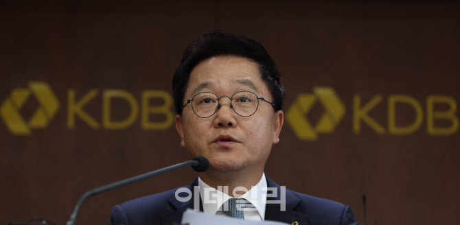 [포토]강석훈 산업은행 회장 취임 2주년 기자간담회