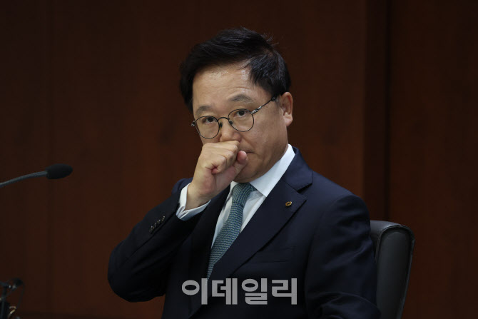 [포토]기자간담회 참석한 강석훈 산업은행 회장