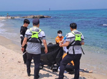 “물에 사람이 떠있어요”…해변서 숨진채 발견된 50대 여성