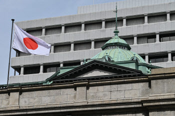 일본은행, 초저금리는 유지…국채 매입 축소에 초점