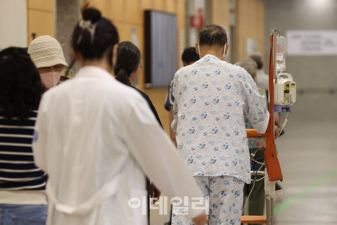 [포토]무기한 휴진에 돌입한 서울대의대 의료진들