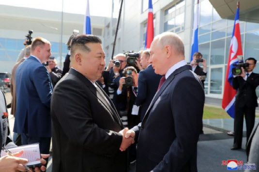 푸틴은 평양으로, 한중은 서울서 만남…한반도 열띤 ‘외교전’
