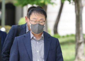 '쪼개기 후원' 구현모 전 KT 대표 2심 벌금 700만원…횡령은 무죄