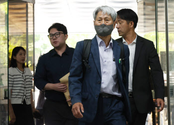 '허위 인터뷰 의혹' 김만배·신학림, 구속심사 출석(종합)