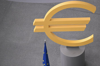 ECB, 유로존에 부채 감축 촉구…“GDP 5%P 줄여야”
