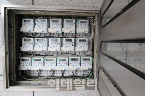 3분기 전기요금 동결…연료비조정단가 현행 유지(상보)