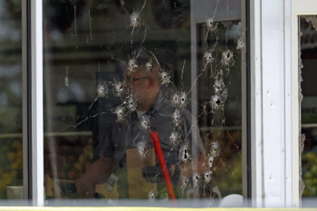 美 아칸소 슈퍼마켓서 총격…3명 사망·10명 부상