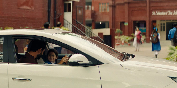 투명 필름으로 차 온도 10도 낮춘다…현대차 캠페인 영상 공개