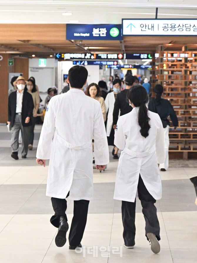 [포토]서울대병원 의료진, 무기한 휴진 철회