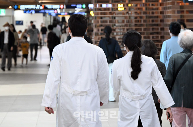 [포토]서울대병원 의료진, 무기한 휴진 중단