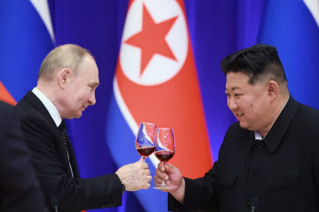 푸틴 “김정은 방러 환영…북러 관계, 전례없이 높은 수준”